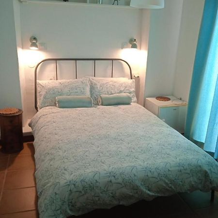 Lake Room Iznajar Ngoại thất bức ảnh