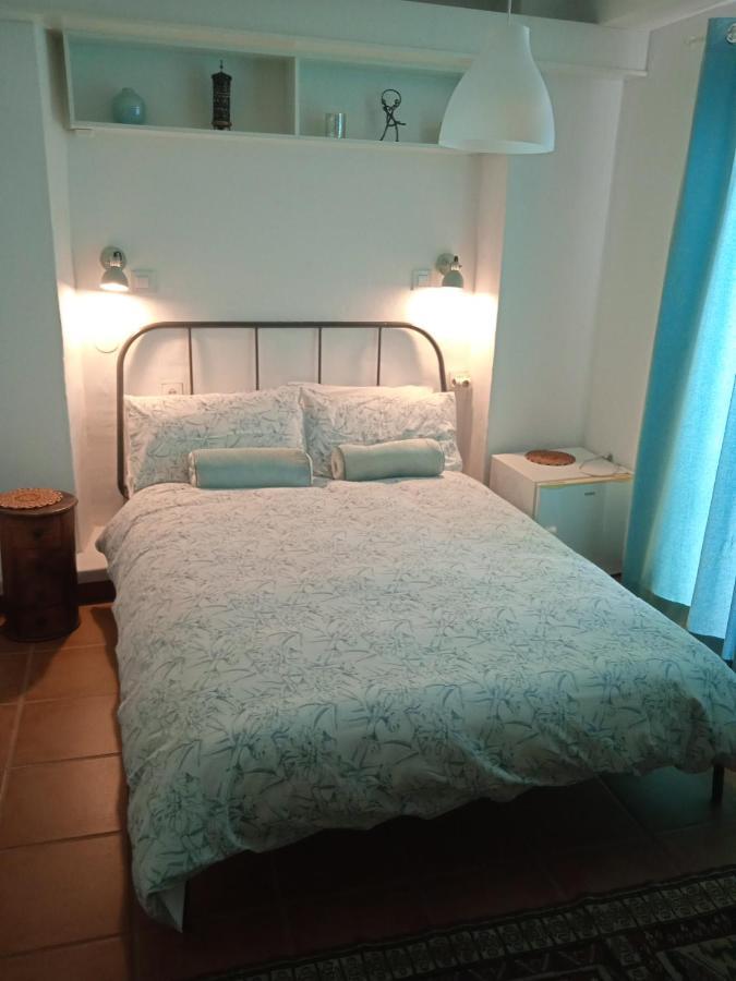 Lake Room Iznajar Ngoại thất bức ảnh