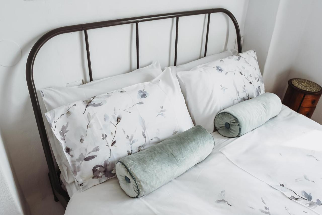 Lake Room Iznajar Ngoại thất bức ảnh