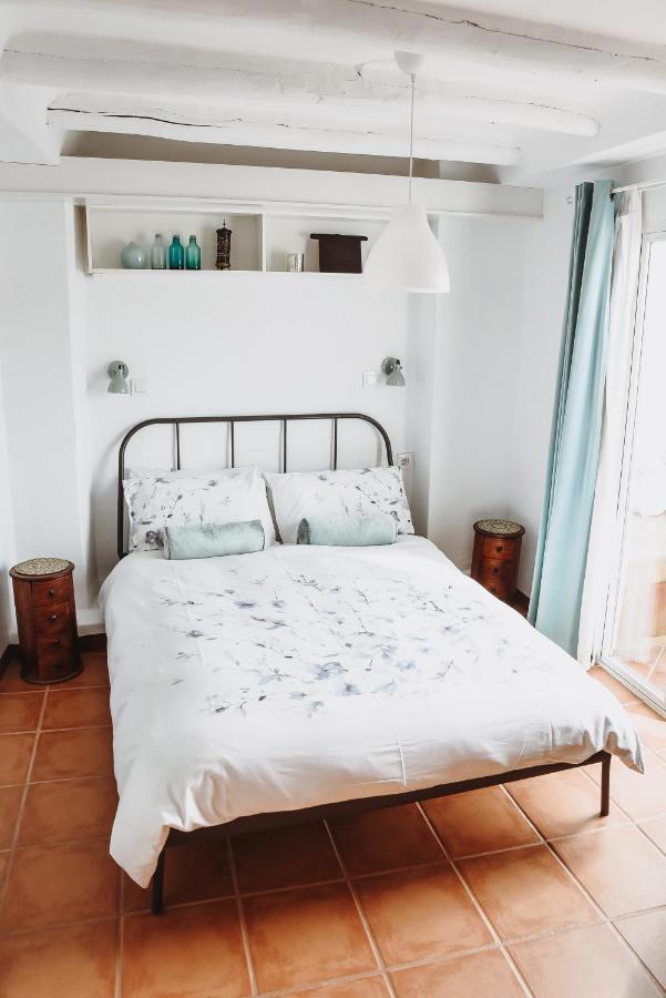 Lake Room Iznajar Ngoại thất bức ảnh