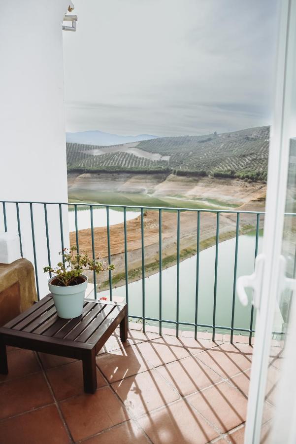 Lake Room Iznajar Ngoại thất bức ảnh