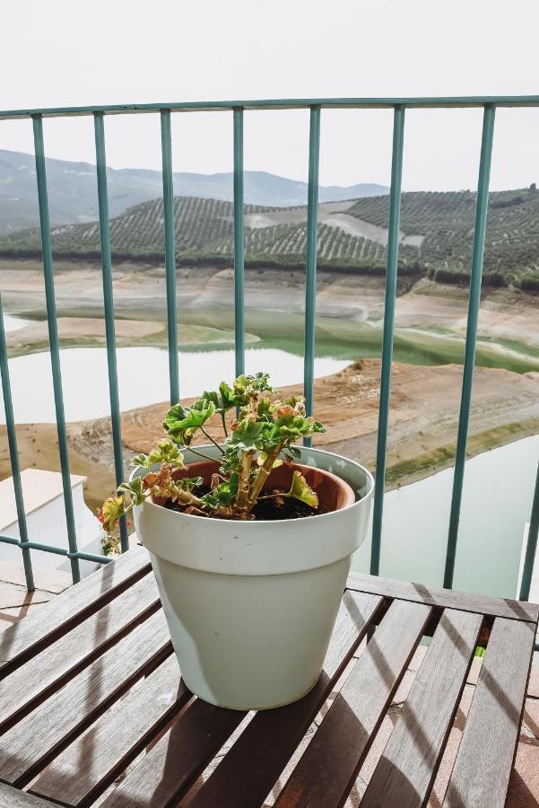Lake Room Iznajar Ngoại thất bức ảnh
