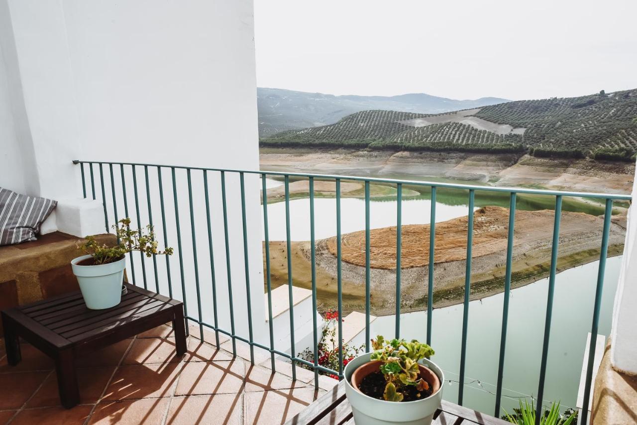 Lake Room Iznajar Ngoại thất bức ảnh