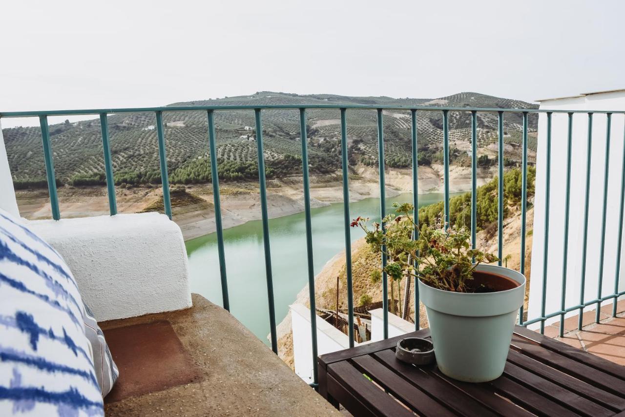 Lake Room Iznajar Ngoại thất bức ảnh